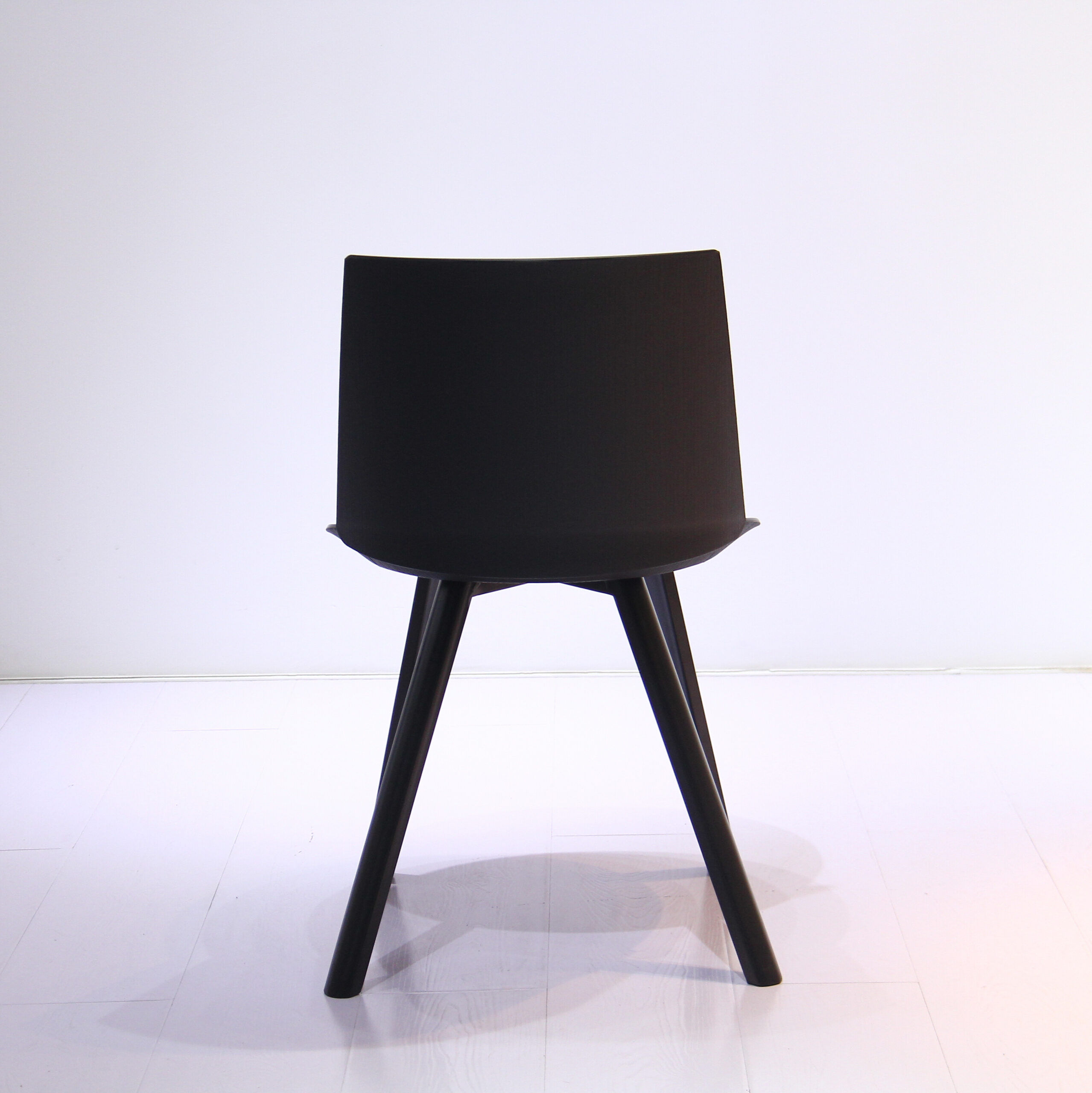 097cd2ee-d1a7-43e0-a6d3-495796349d8d-scaled-1.jpg Hennel Dining Chair – Premium Comfort & Elegant Design - Image 5