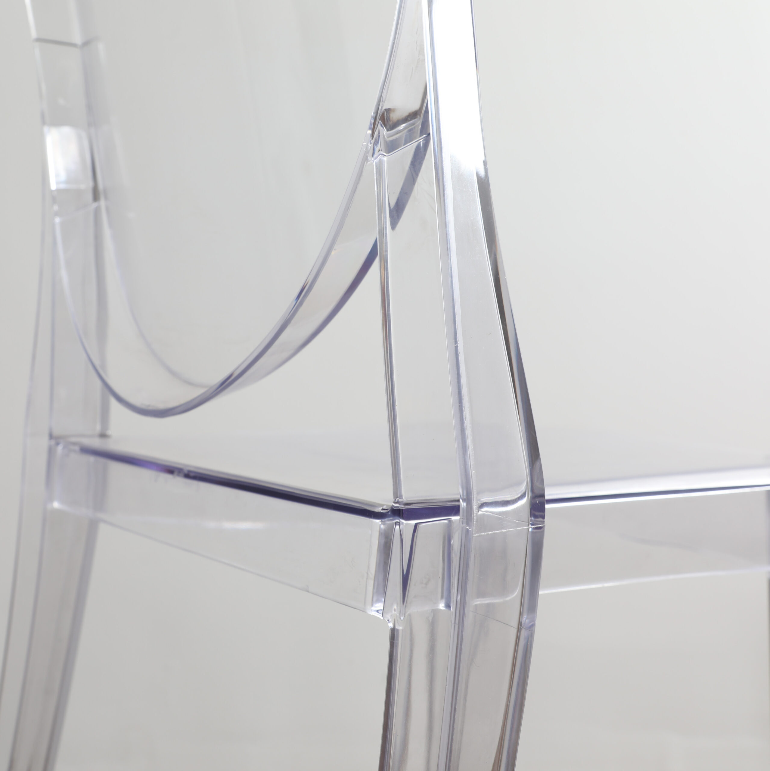 31ef3e7b-26d7-4cce-aa1a-92bef85cc3b3-scaled-1.jpg Glezia A Dining Chair: Stunning Design and Unmatched Comfort - Image 4