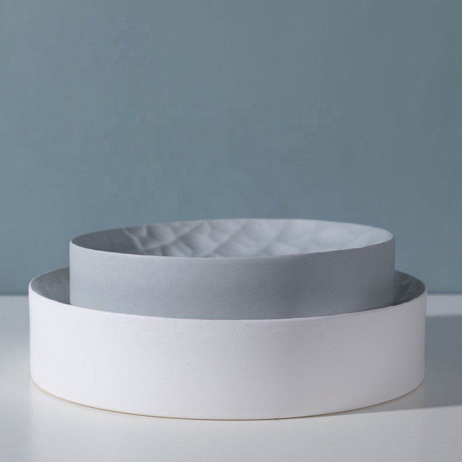 32042f0f-fc7f-4638-b771-9a53deae5374.jpg Urbanloft Home Hellen Ceramic Plate Decoration - Image 2