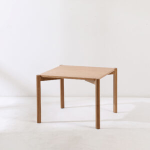 Lumi Coffee Table Persegi – Desain Abadi untuk Kehidupan Modern