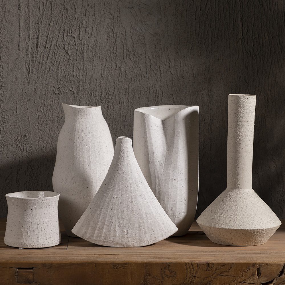 397e6a39878ce5b14123f829501a5526.jpg.jpg.jpg Linos Ceramic Vase Decoration - Image 1