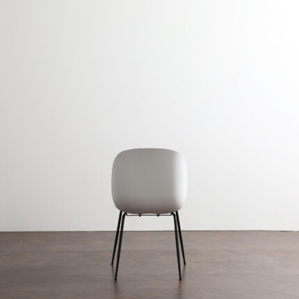 Avoya Plano Dining Chair – Kuat Abadi, kenyamanan Sejati.