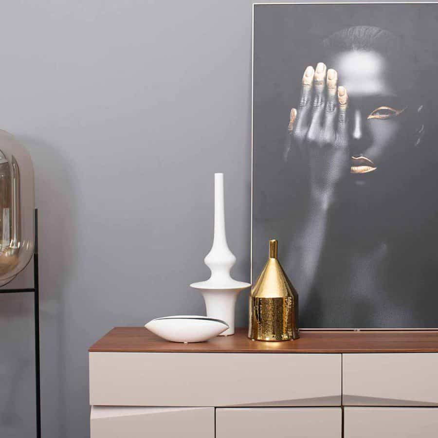 5355965b-3605-4b45-9c42-1adb8fcf9297.jpg Trichter Vase – An Icon of Eternal Luxury for Every Space - Image 3