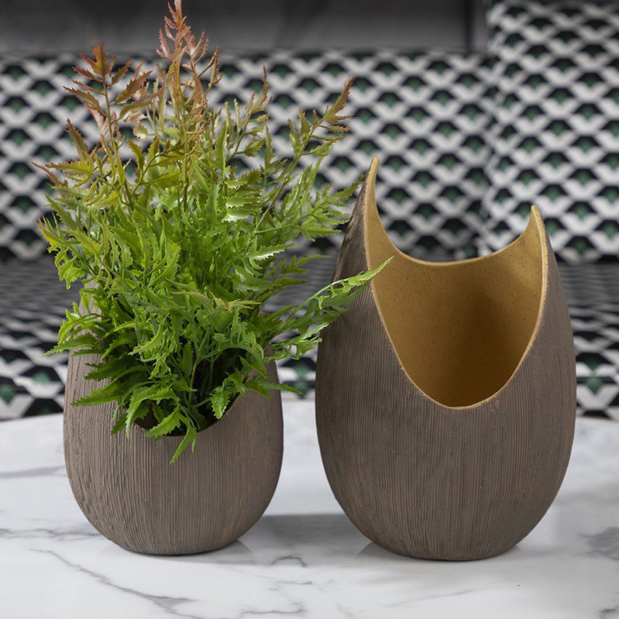 824a6202-0772-4e97-9237-b5ac964ef1c5.jpg Nipsey Ceramic Hand Scribing Vase - Image 1