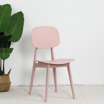Lollie Dining Chair – Kenyamanan Esensial untuk Setiap Ruang. 