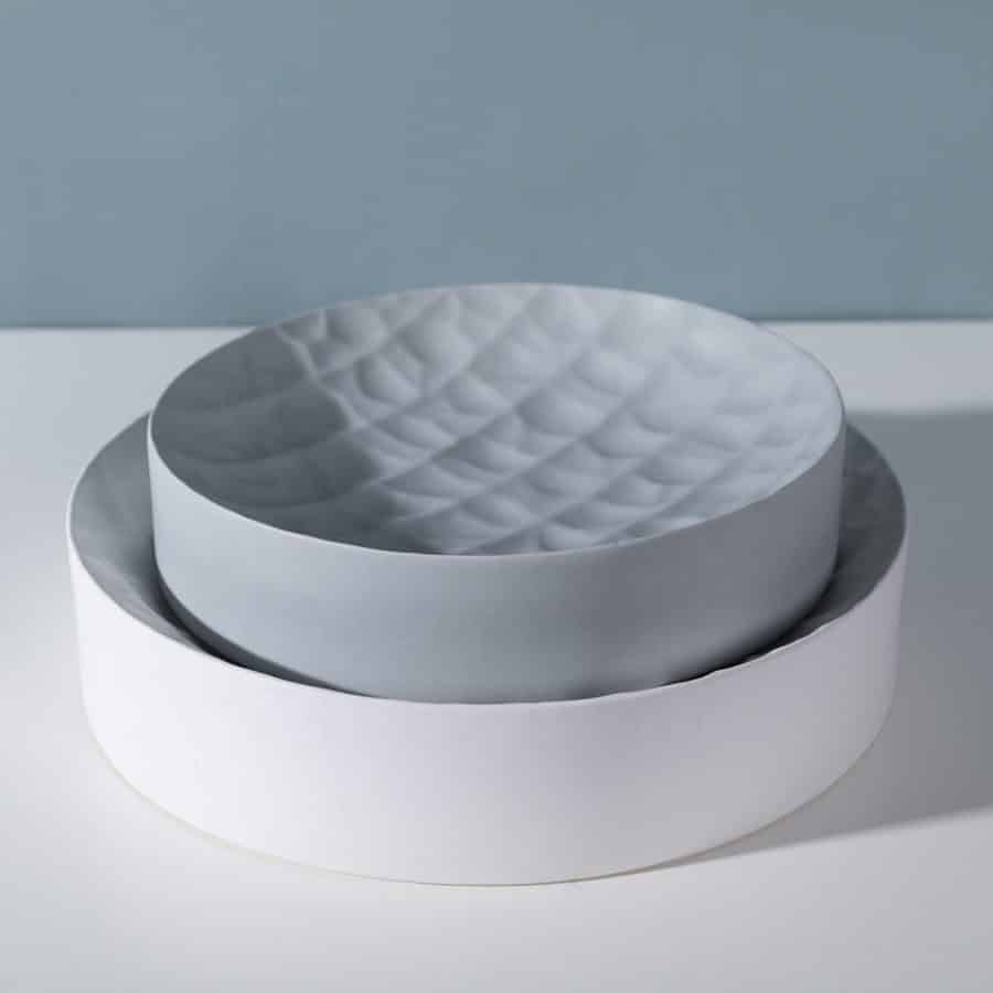 982f5600-15e6-45e4-a31e-2681c160ef36.jpg Urbanloft Home Hellen Ceramic Plate Decoration - Image 3