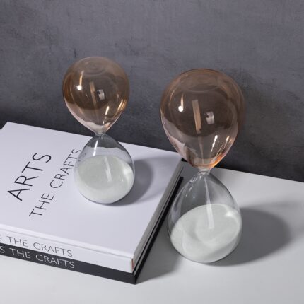 Urbanloft Home Isaac Glass Sand Clock Decoration - M