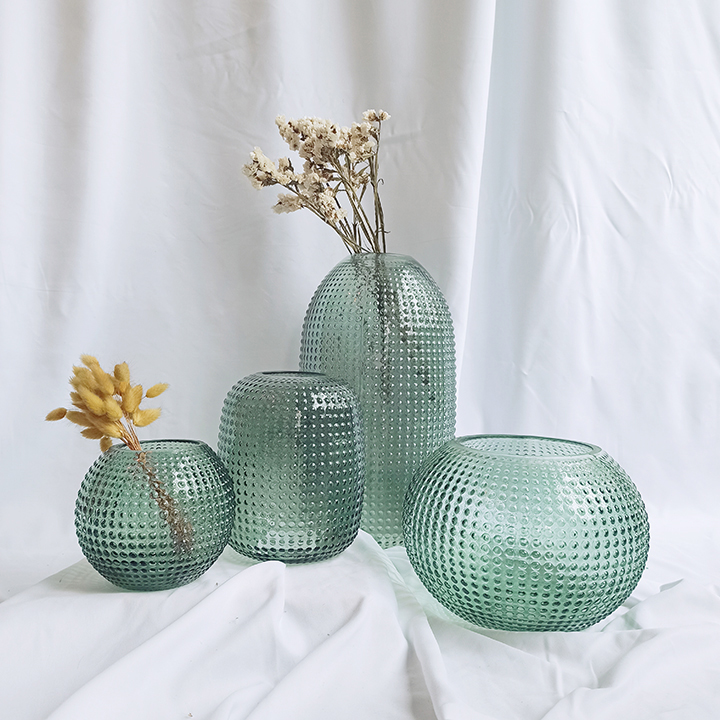 A1MO2565-ER-2.jpg Alga Glass Vase – Timeless Elegance and Exquisite Home Decor - Image 3