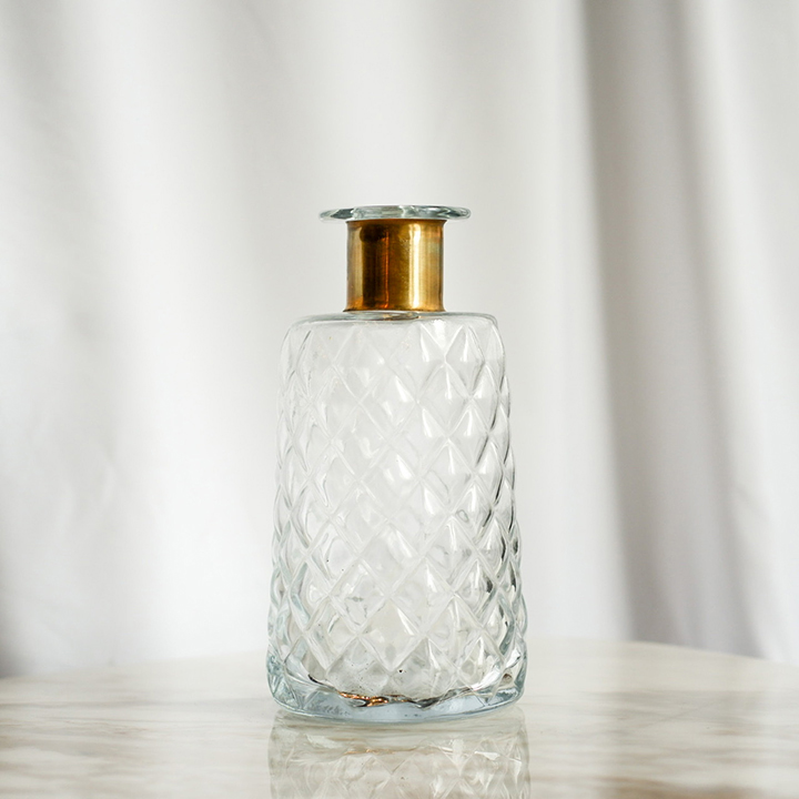 A1MO5005-ER.jpg Fisk Glass Vase – Elegant and Sustainable Luxury Home Decor - Image 2