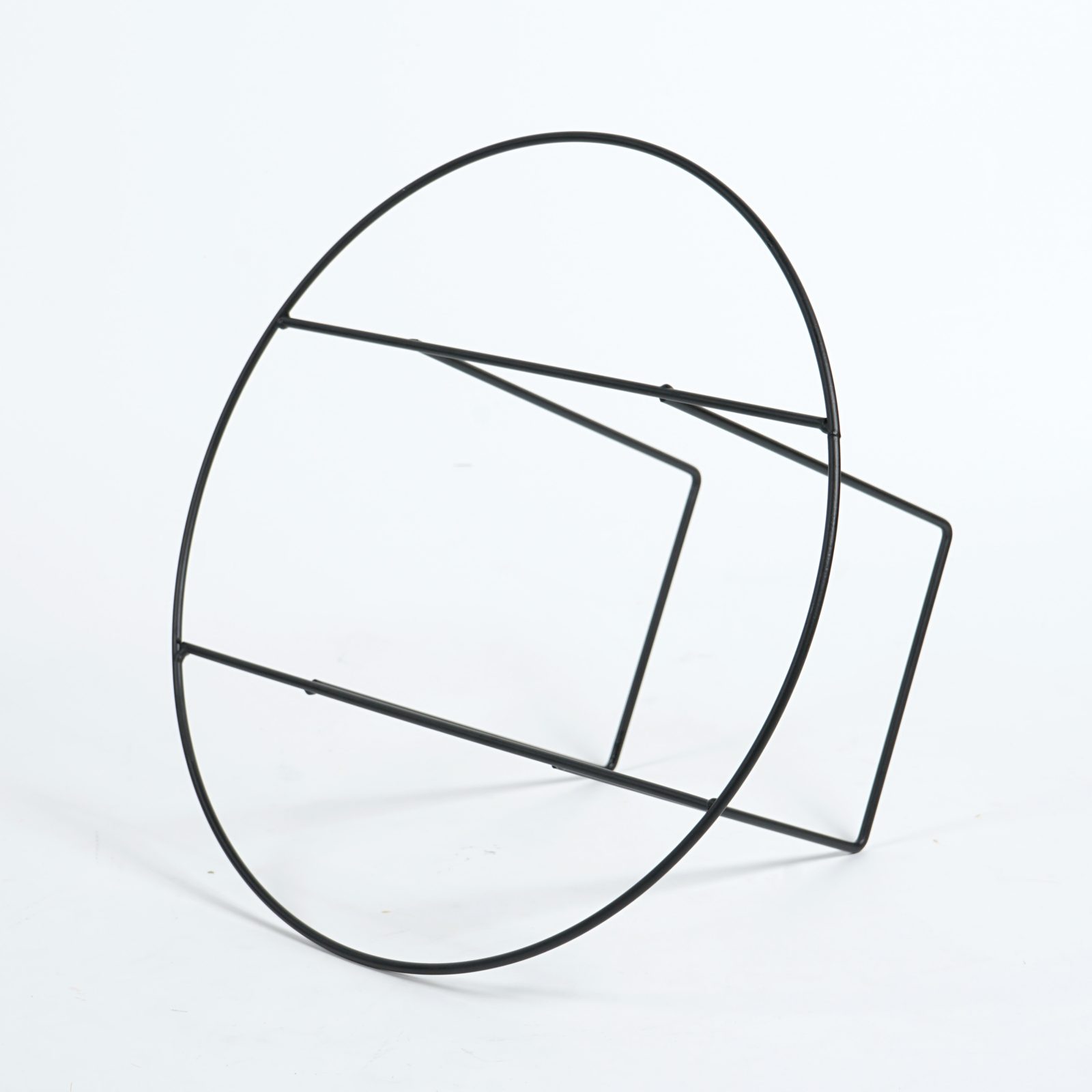 BUCHEN-ROUND-BOOKSHELF-METAL-C30054B-scaled-1.jpg Buchen Round Book Holder Decoration - Image 3