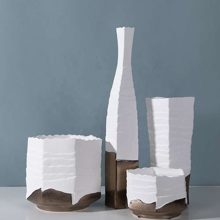 C30013J-3.jpg Fonda Vase – Modern Ceramic Art with Lasting Quality Design - Image 5