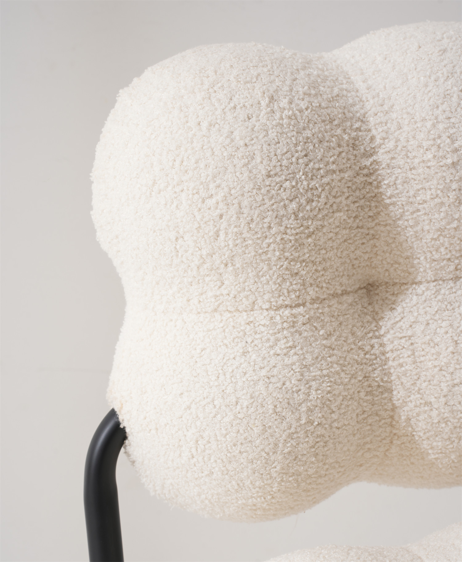 DSC00449.jpg Boube Cloud Lounge Chair – Luxurious Modern Style Redefined - Image 6