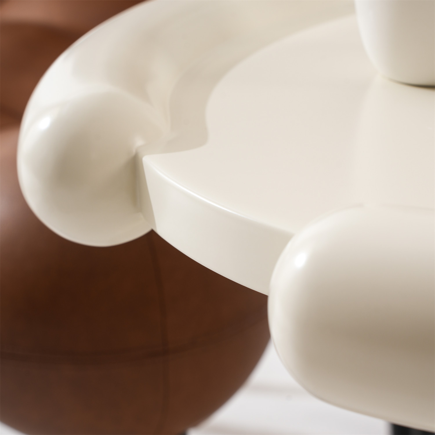 DSC00494.jpg Crusha Side Table – Natural Simplicity for Relaxed Living - Image 5