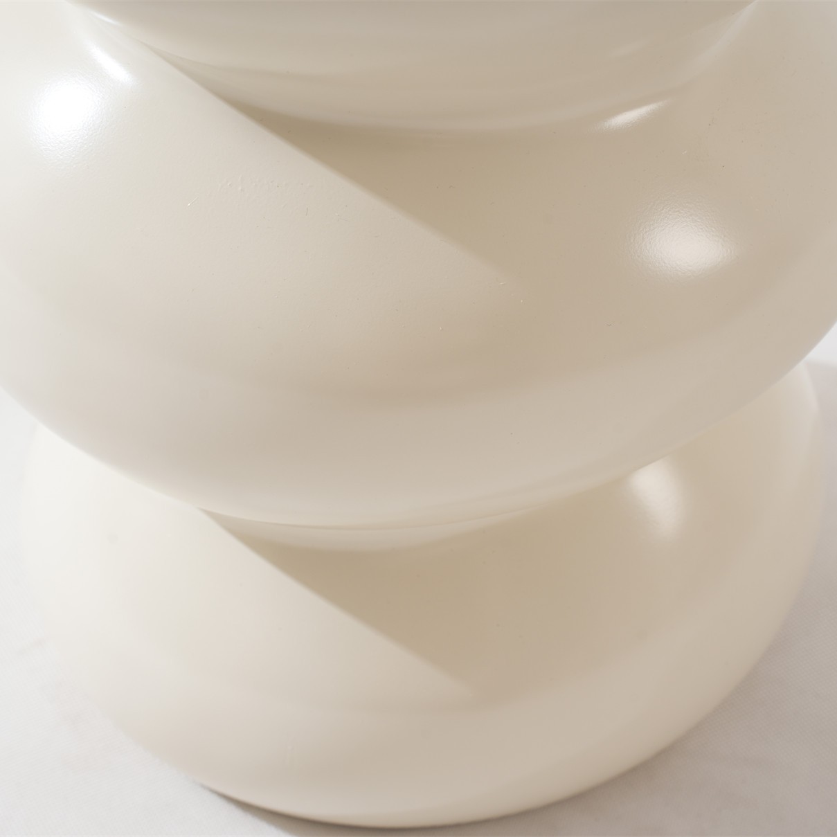 DSC00505.jpg Sloom Side Table – Perfect Crafted for Cozy Moments at Home - Image 3