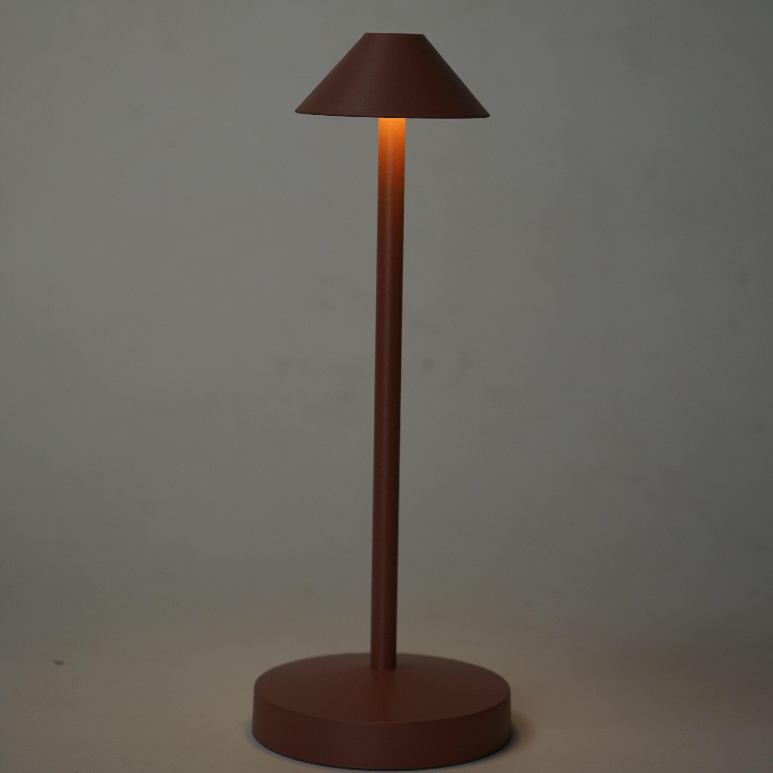 DSC05469-1-scaled-1.jpg Fletta Table Lamp Corten – Elite Sustainable Lamp for Homes - Image 4
