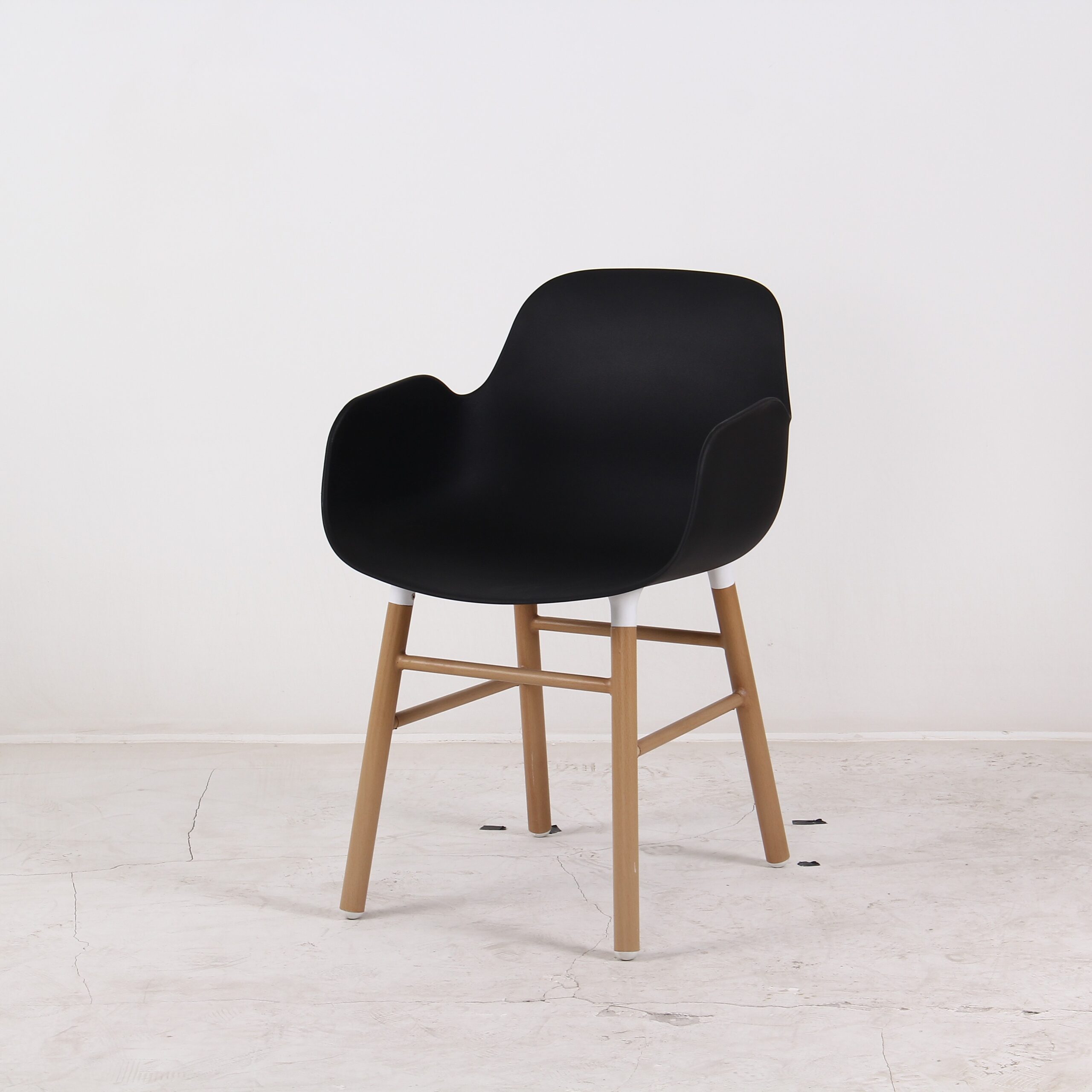 E1XH-8115-BK-Nima-Armrest-Dining-Chair-1-scaled-1.jpg Nima Armrest Dining Chair – Ergonomic Luxury for Dining Room - Image 2