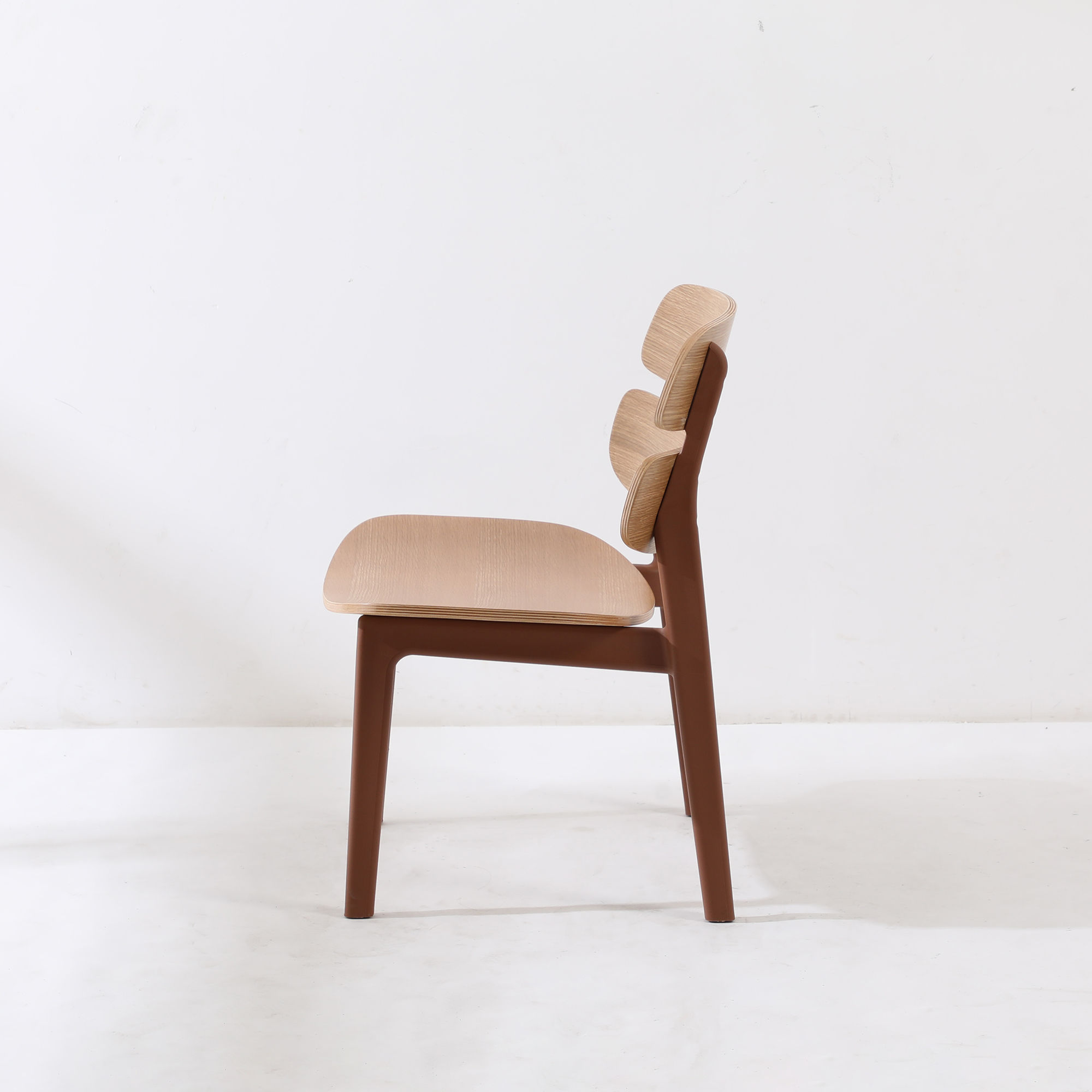 E64A0278.jpg Noore Easy Chair – Premium Chair for Comfort & Durability - Image 4