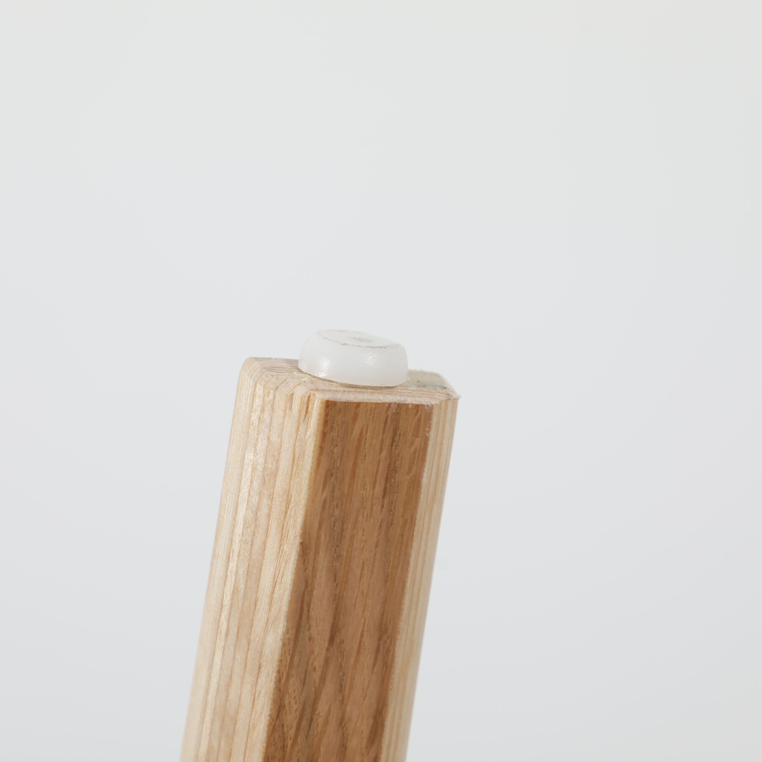 E64A2931-scaled-1.jpg Elura Bar Stool – Luxury Modern Seating for Stylish Comfort - Image 4