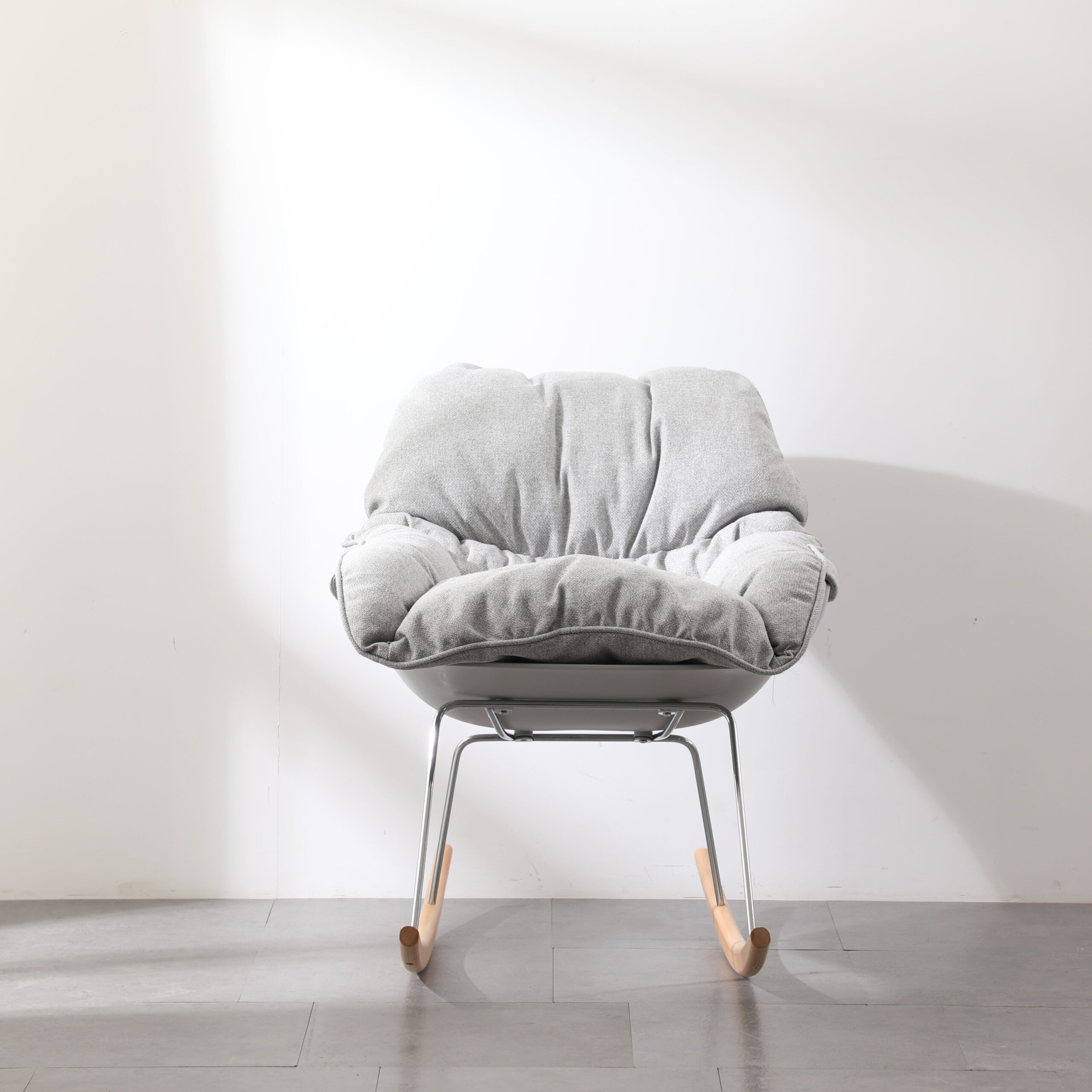 E64A7064-scaled-1.jpg Yumma Rocking Lounge Chair – Ultimate Luxurious Relaxation - Image 6