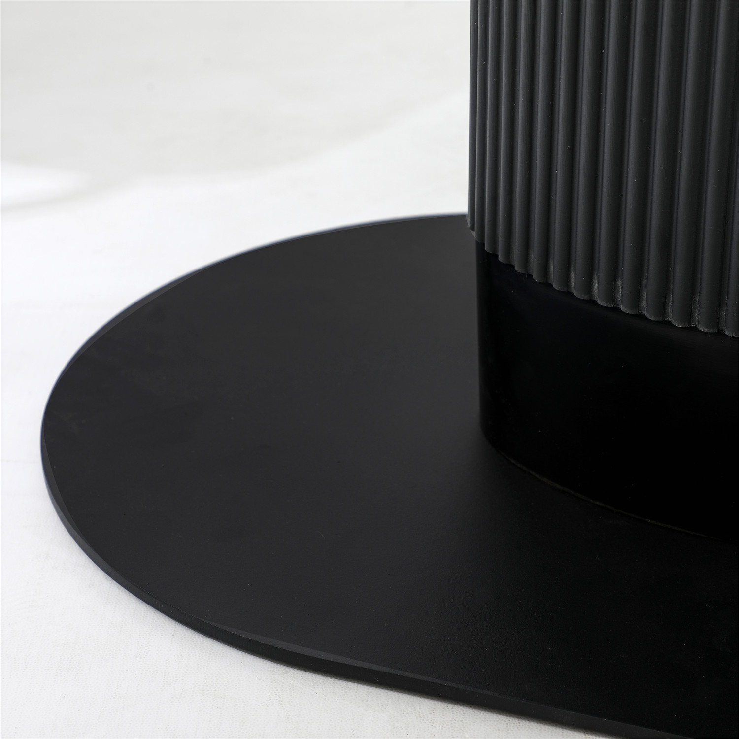 E64A7325.jpg Valtan 1.2 Dining Table – Perfect Choice for Sophistication - Image 4