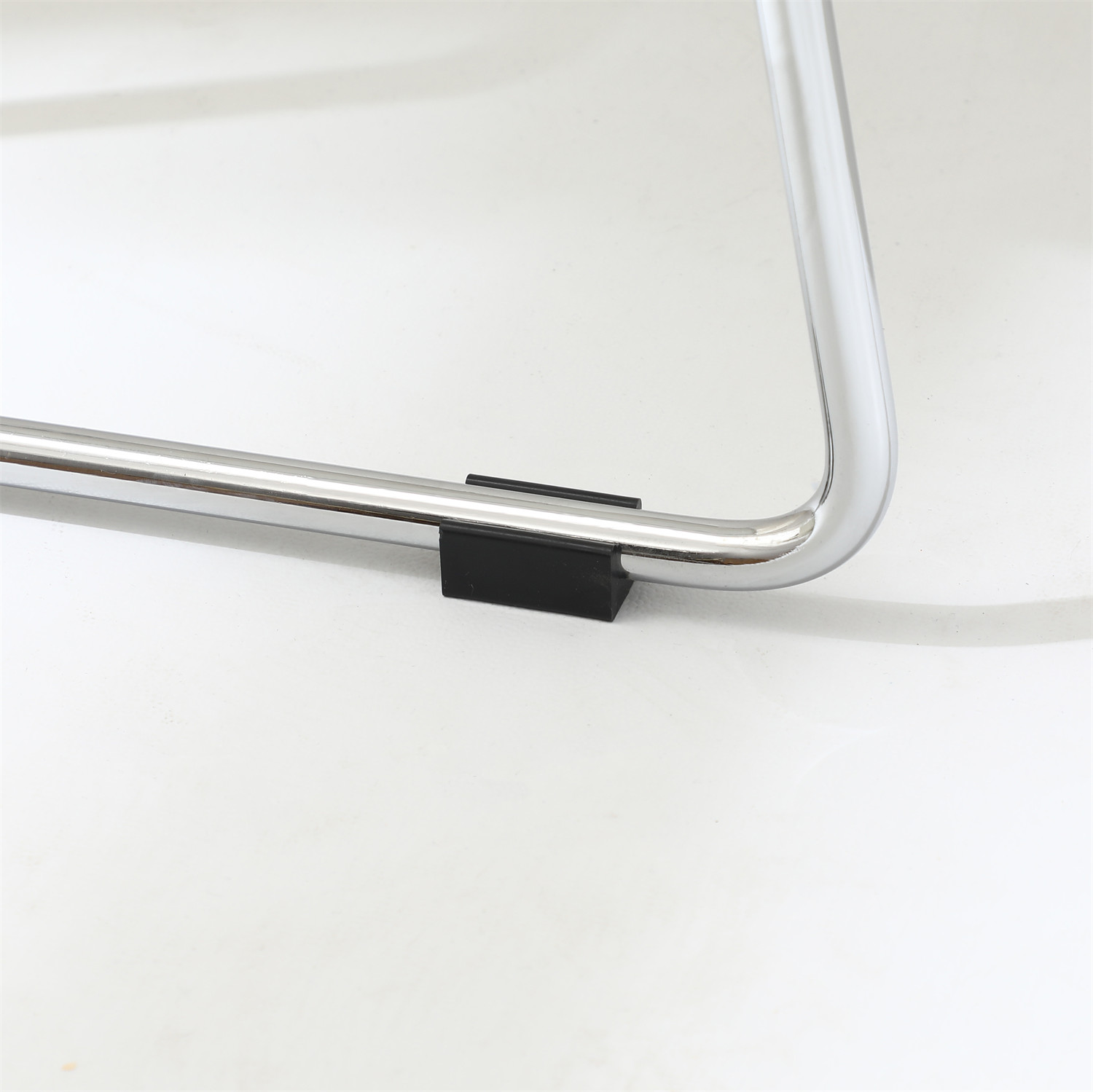 E64A7723.jpg Aureta Clear Dining Chair – Premium Modern Dining Elegance - Image 3