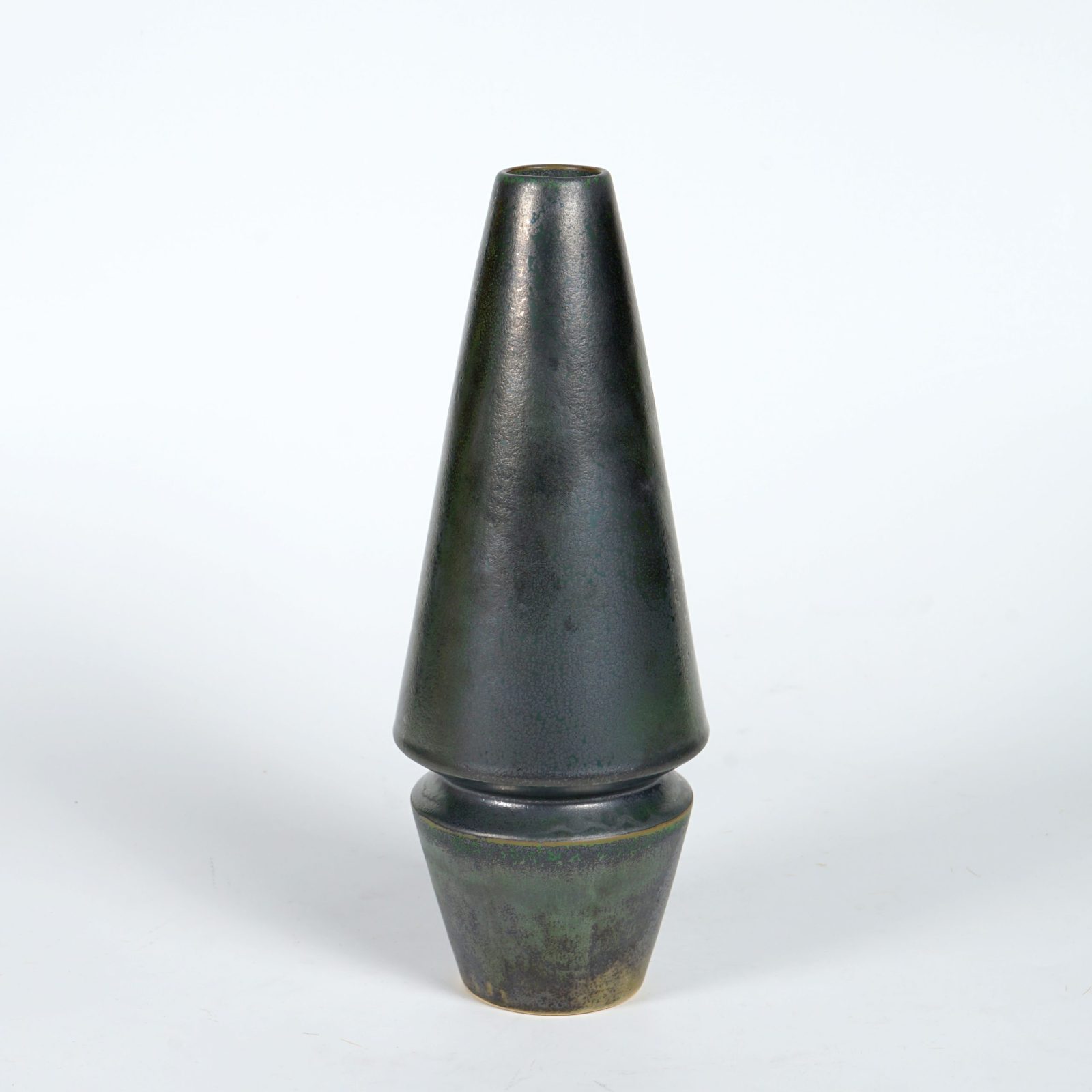 HELLIO-CERAMIC-VASE-C33556L-scaled-scaled-1.jpg Hellio Ceramic Vas Bunga Dekorasi - Image 2