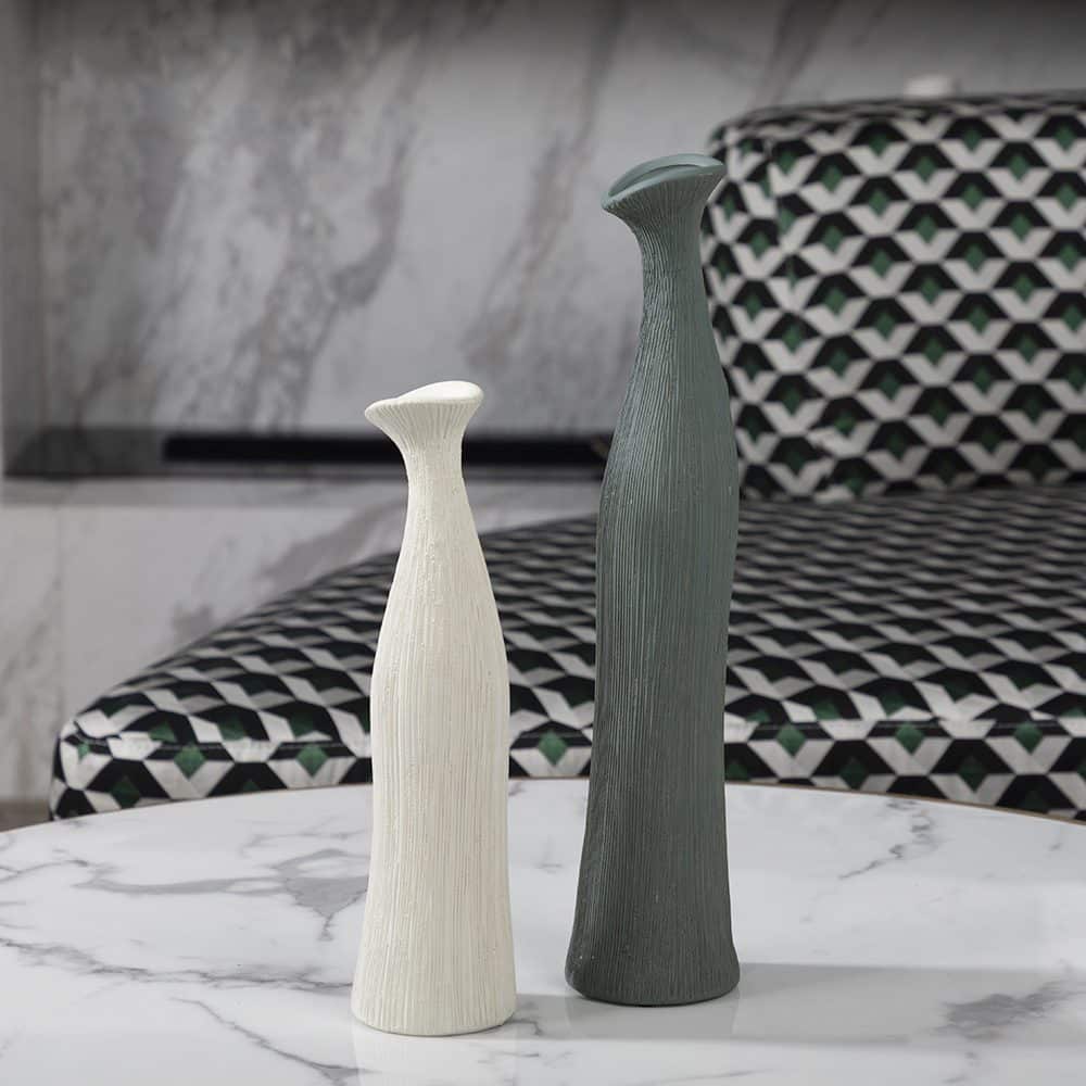 Ha8c5e0fef5c64c2e8d437f2b23073e664.jpg Vas Bunga Urbanloft Home Gigi Vase Ceramic White - Image 1