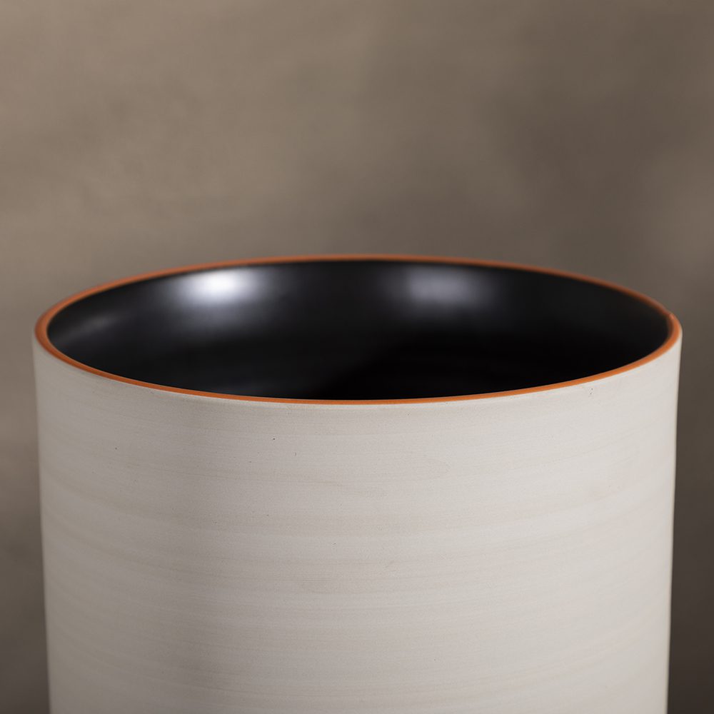 Hbaa8479422b04ee581435307f020b75cB.jpg Eula Tall Vase – Elegance and Stunning Decor for Every Home - Image 8