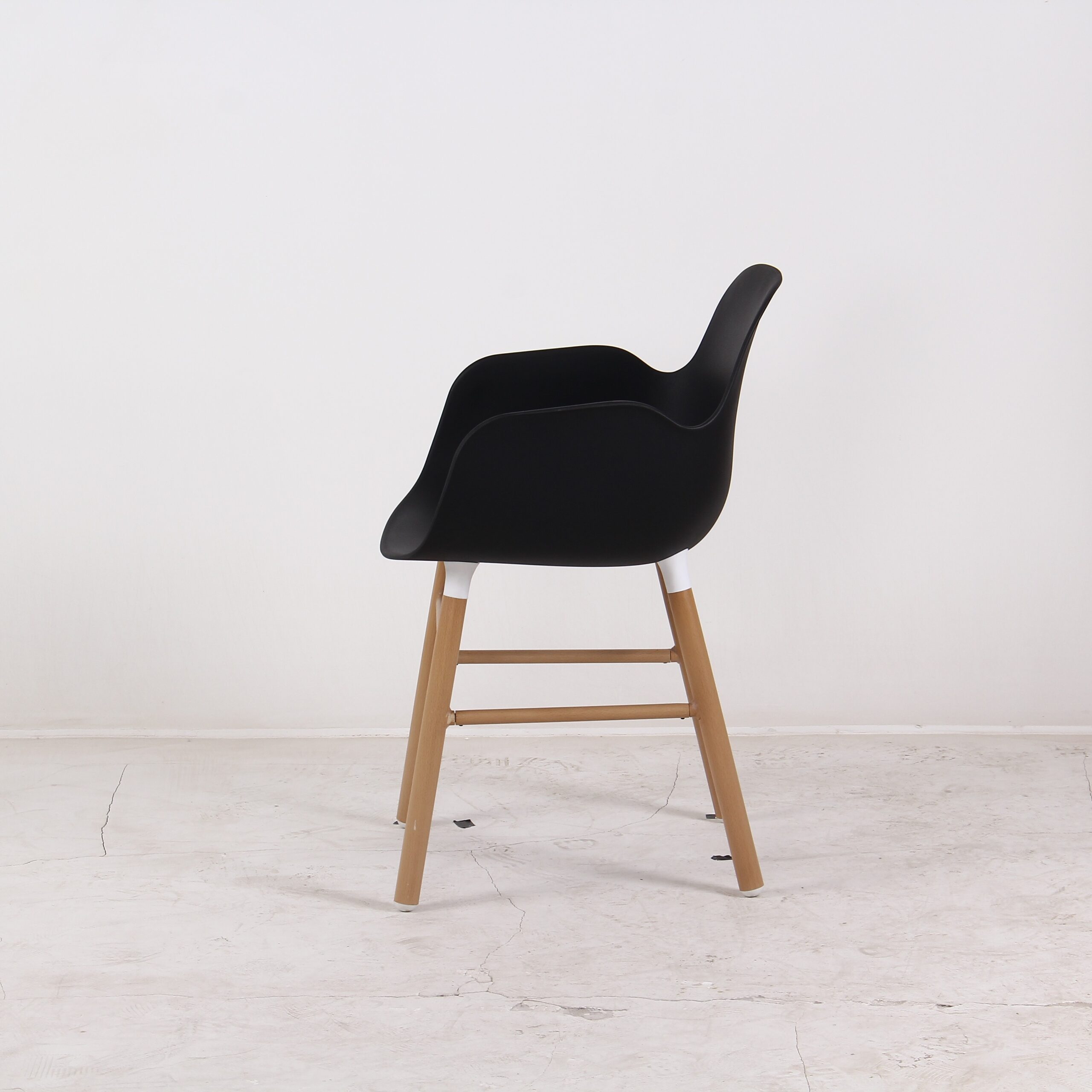 IMG_0276-scaled-1.jpg Nima Armrest Dining Chair – Ergonomic Luxury for Dining Room - Image 4