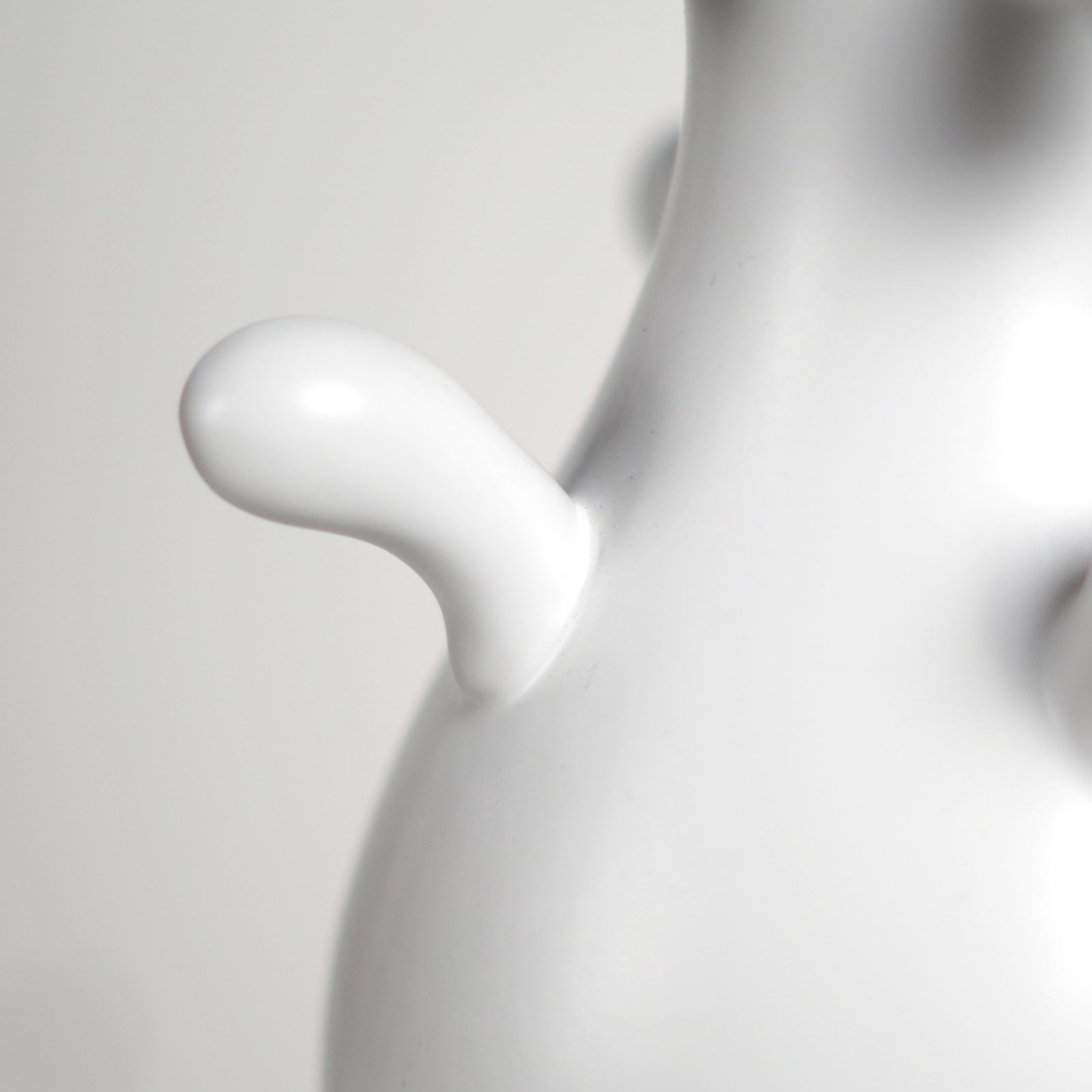 KOMISCH-DETAIL-CERAMIC-VASE-C33537W1-scaled-1.jpg Komisch & Kopf Ceramic Vas Decoration - Image 3