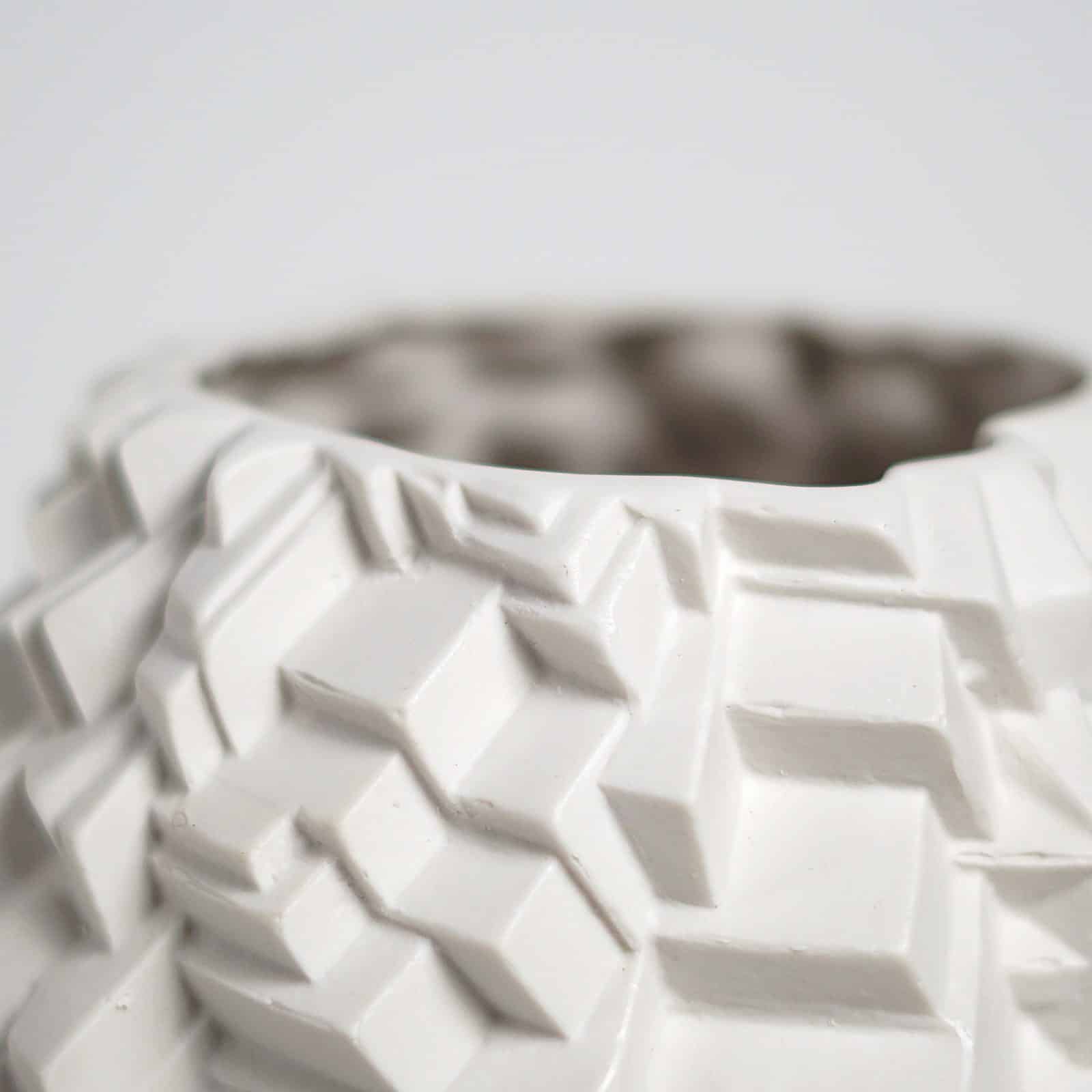 KOPF-DETAIL-FLOWER-VASE-C34065W-scaled-1.jpg Komisch & Kopf Ceramic Vas Decoration - Image 5