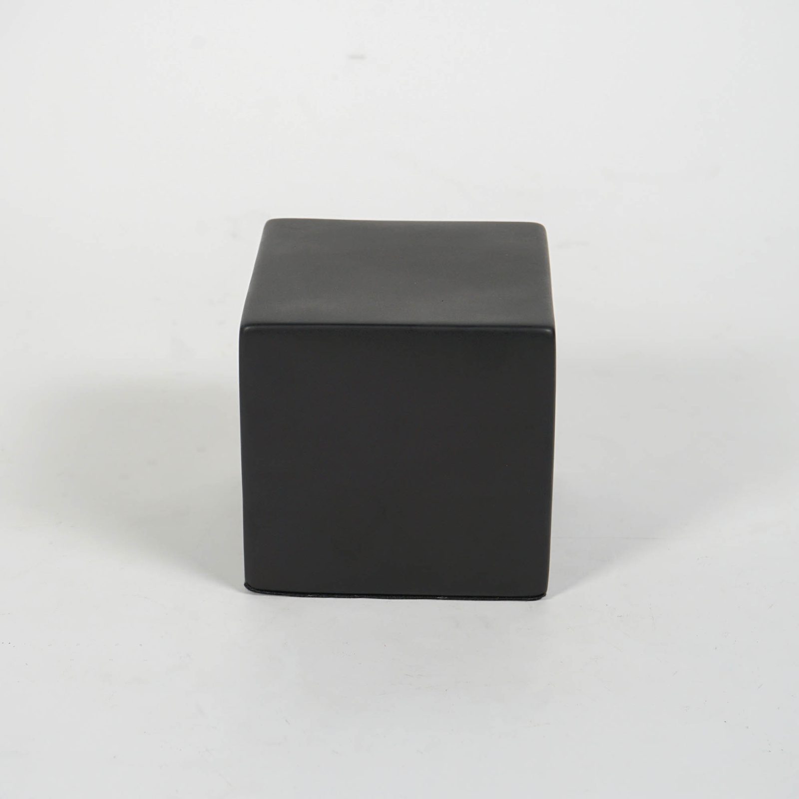 RUFFIN-BLACK-2-CERAMIC-DECORATION-C30307B-scaled-1.jpg Ruffin Set Ceramic Decoration - Image 3