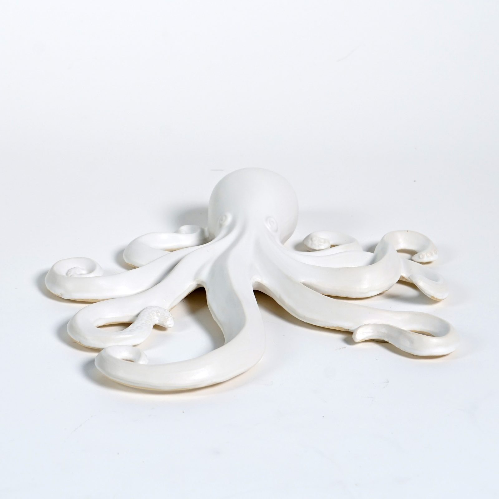 TINTENFISCH-WHITE-DETAIL-CERAMIC-STATUE-C33524W1-scaled-1.jpg Tintenfisch Ceramic Decoration - Image 3