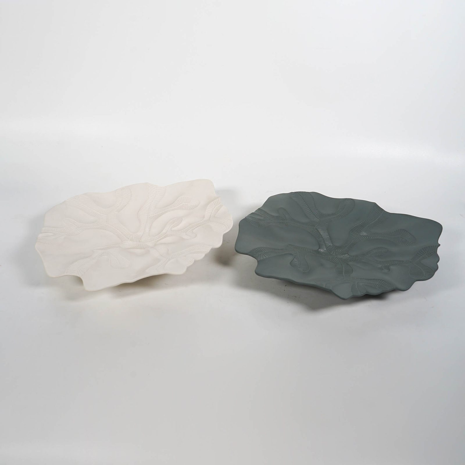 WILKINS-SET-COLOR-PORCELAIN-DECORATIVE-PLATE-MULTIPLE-SKU-scaled-1.jpg Wilkinz Ceramic Plate Decoration - Image 1