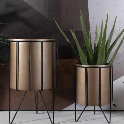 Kloris Pot Decoration Metal Medium