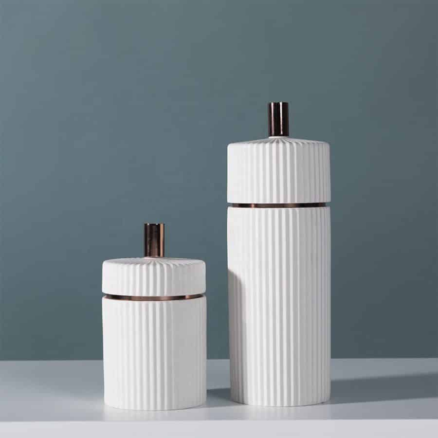 c39a9a86-a948-476d-bbfc-29ef4a7aa307.jpg Azzo and Vertrau Ceramic Decoration - Image 7