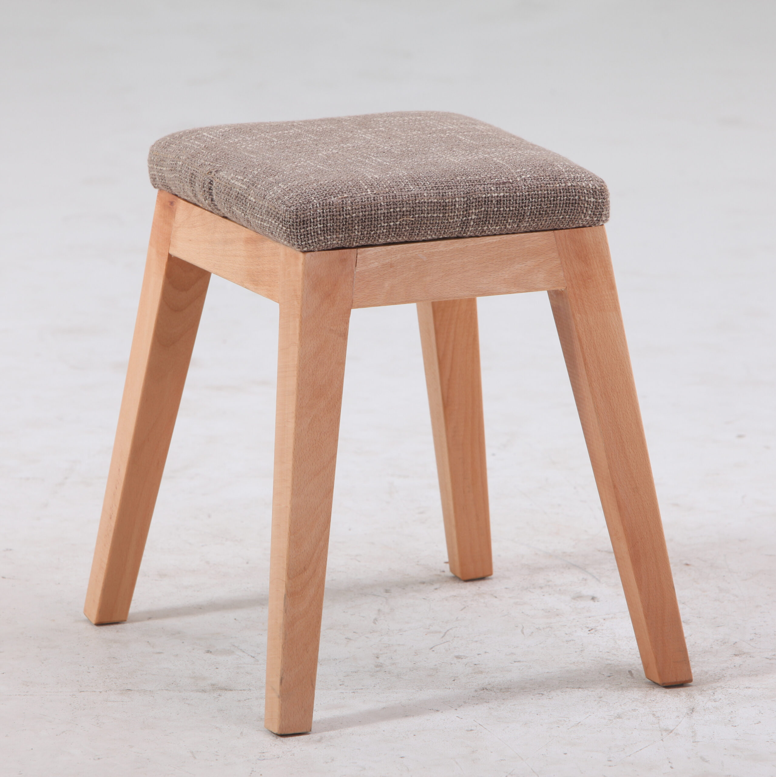d1bdc1d4-15d8-44c9-8246-4c2908f43f0b-scaled-1.jpg Sanae Stool – Luxury Oak Wood Chair for Timeless Comfort - Image 2