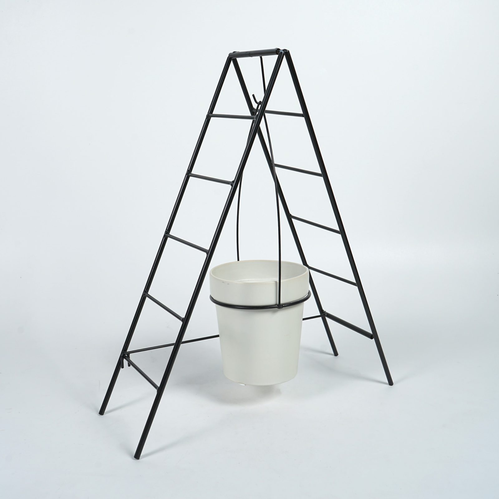 rug-1656397303785-7.jpeg.jpg Gontier Metal Shelf Decoration - Image 3