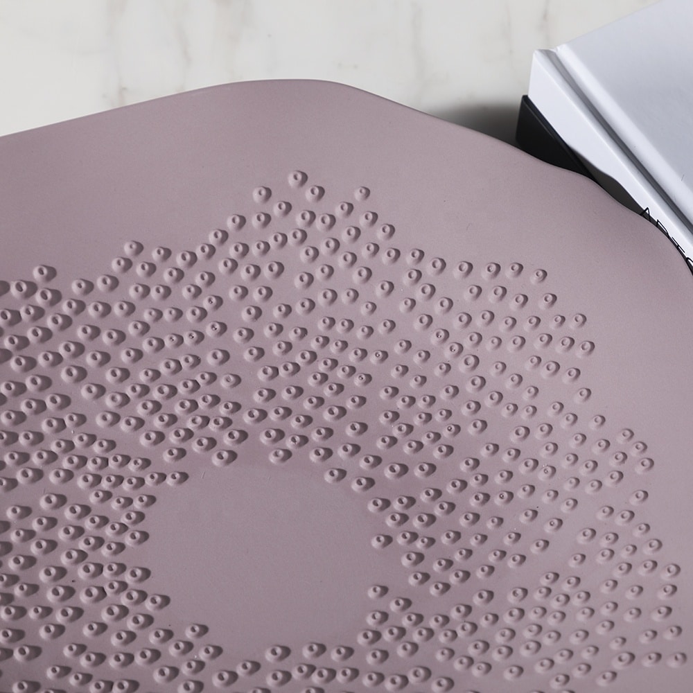 rug-1661915653067-2.jpeg.jpg Urbanloft Home Pecas Ceramic Plate Decoration - Image 3