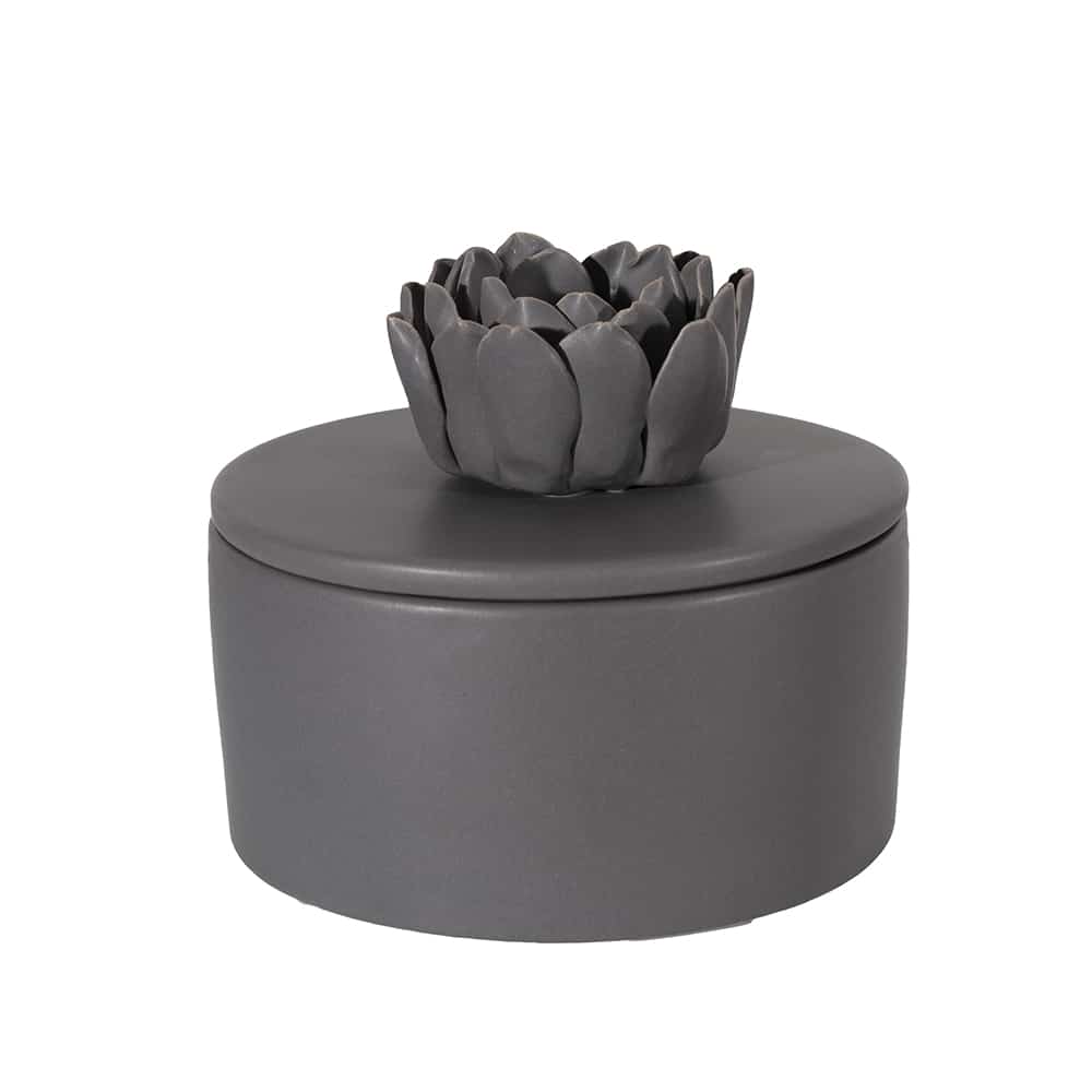 rug-1662437394368-1.jpeg.jpg Urbanloft Home Pine Ceramic Decoration - Charcoal - Image 1