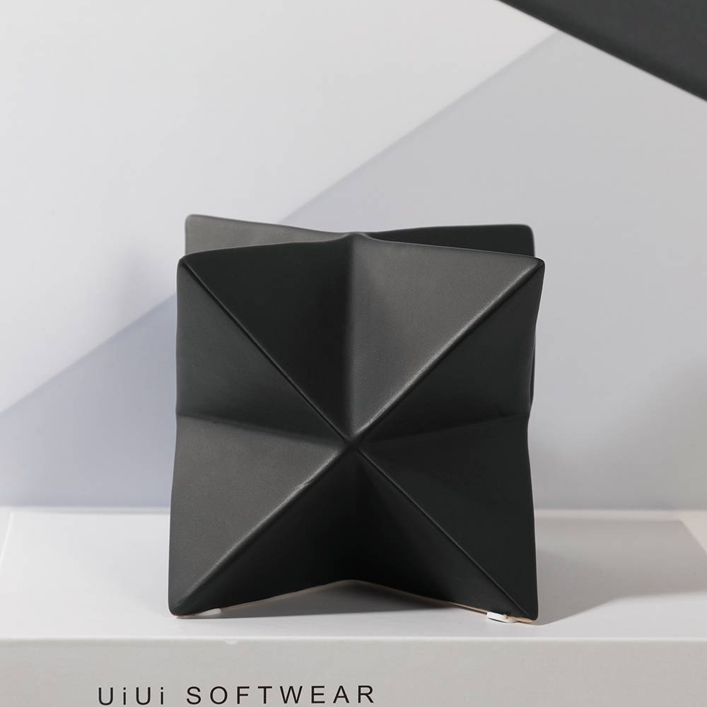 rug-1662445227411-9.jpeg.jpg Urbanloft Home Estelle Ceramic Decoration - Black L - Image 4