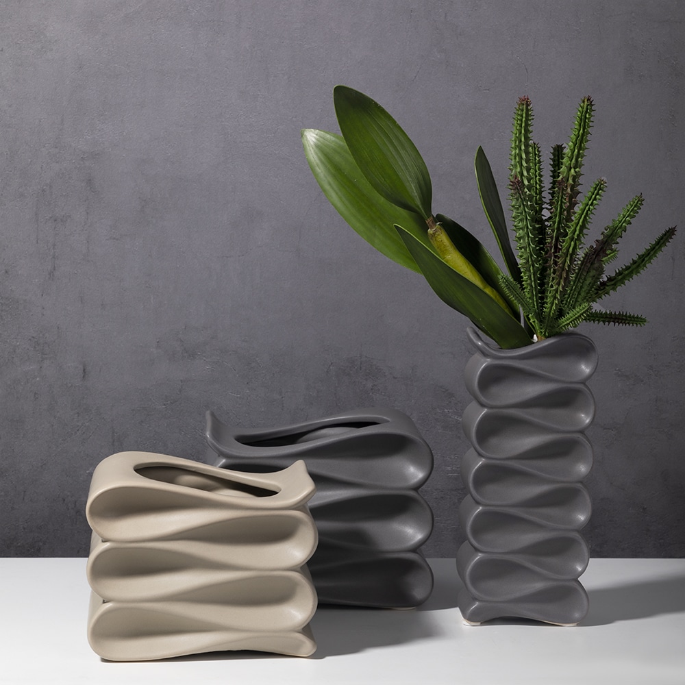 rug-1662534735802-2.jpeg.jpg Urbanloft Home Klanning Ceramic Vase Decoration - Image 1