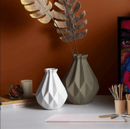 Urbanloft Home Roch Ceramic Vase Decoration