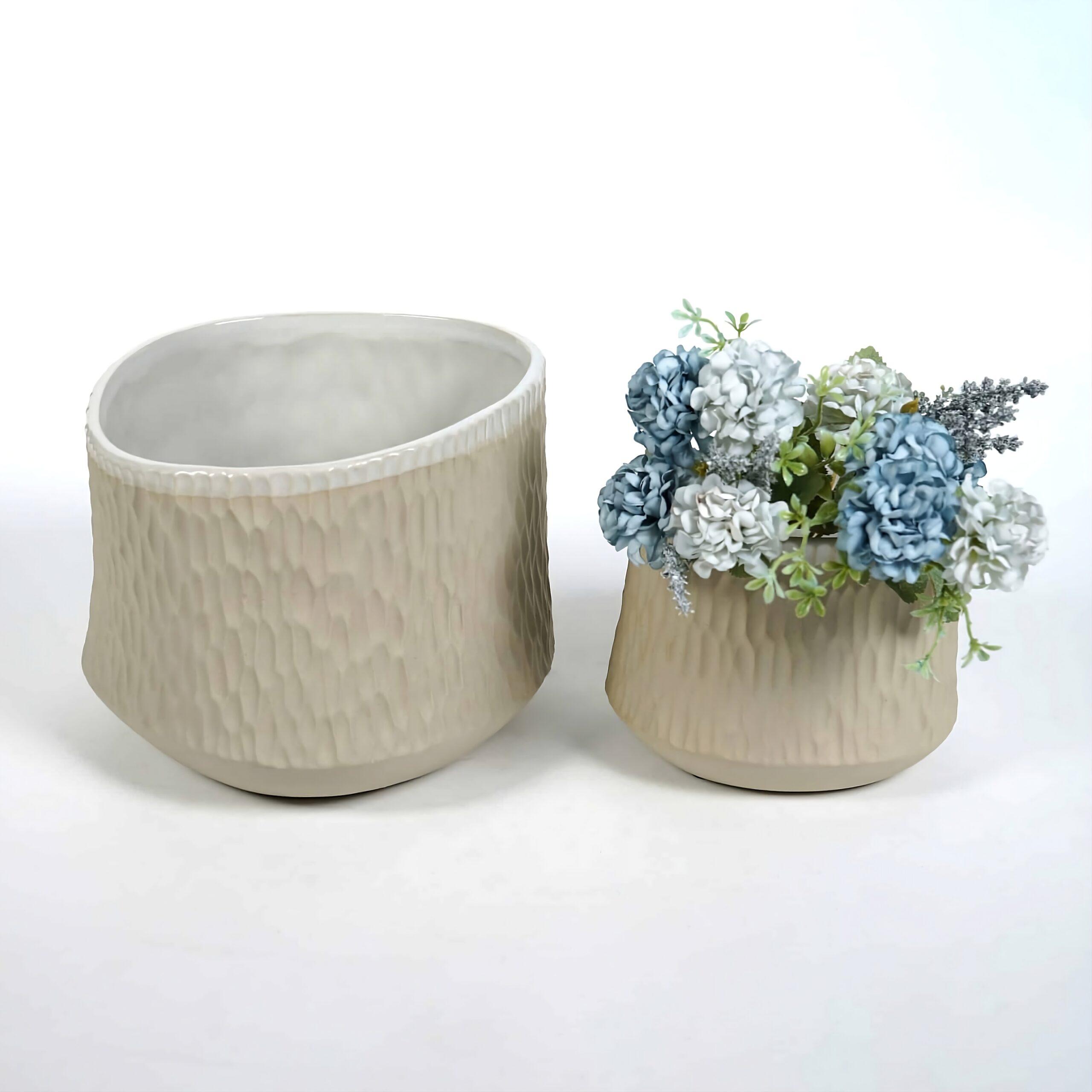 upscalemedia-transformed-4-scaled-1.jpeg Pino Pot – Elegant Ceramic Planter for Stunning Home Style - Image 5