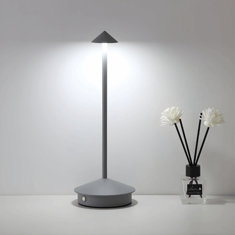 Fletta Table Lamp Chrome – Elegan, Modern, dan Tahan Lama